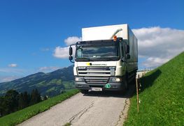 LKW auf Bergstraße